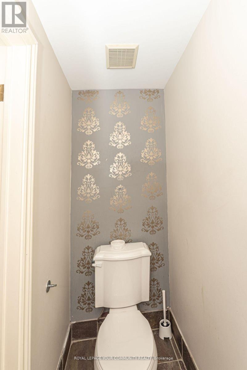 Photo 36 of 91 Winchester Lane, Richmond Hill ON