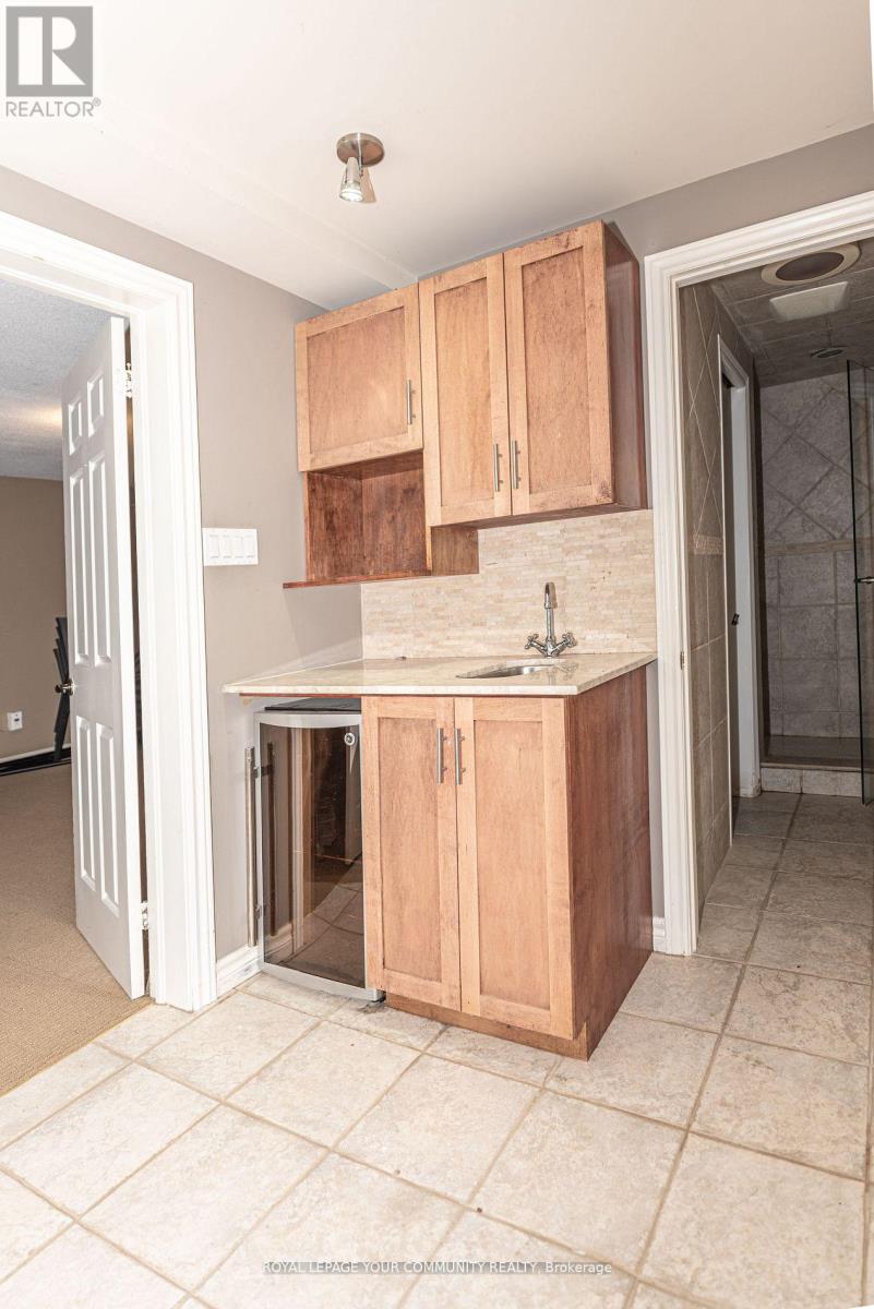 Photo 6 of 91 Winchester Lane, Richmond Hill ON
