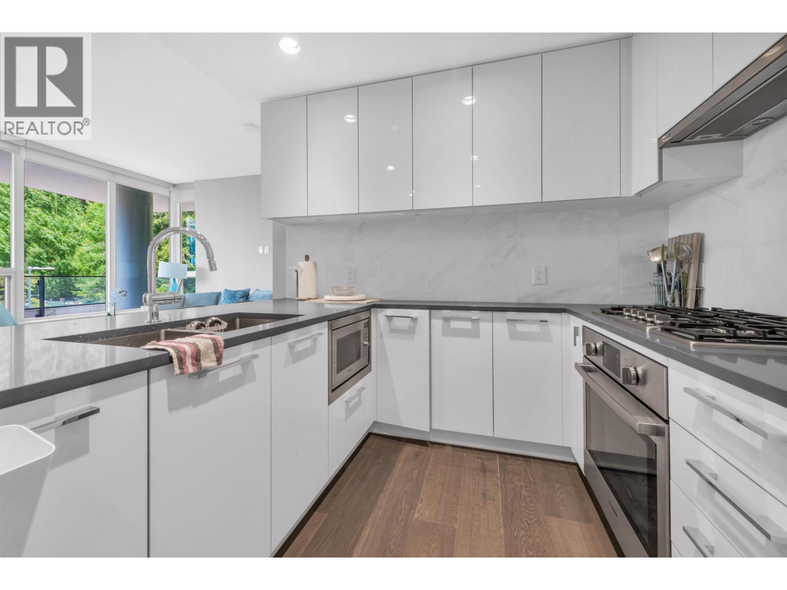 Photo 11 of 305 3487 Binning Road, Vancouver BC