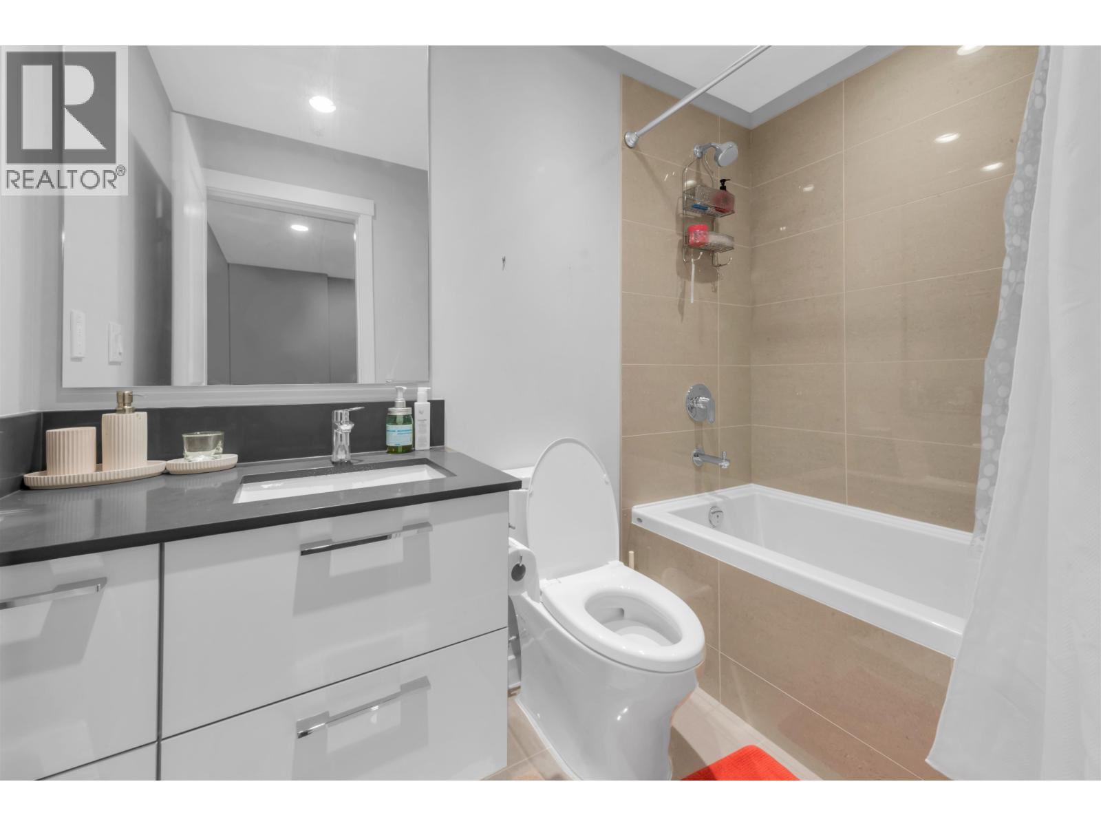 Photo 12 of 305 3487 Binning Road, Vancouver BC