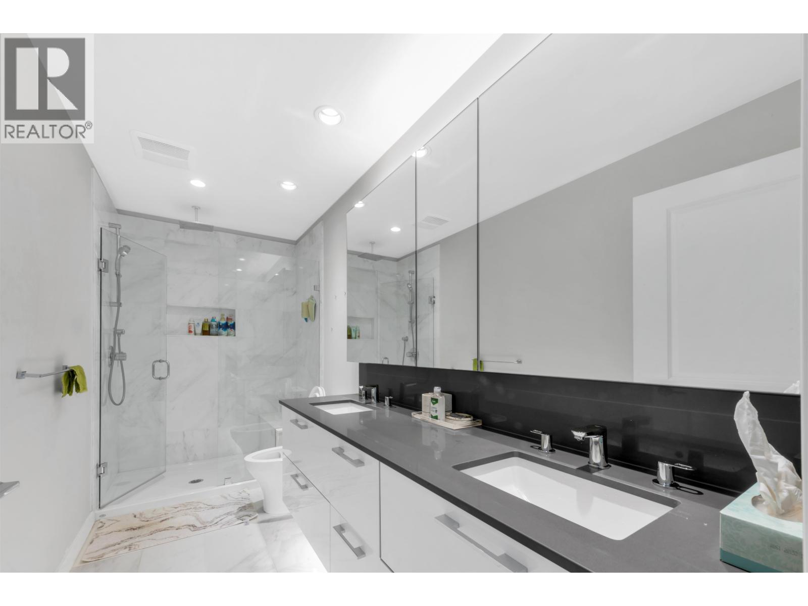 Photo 10 of 305 3487 Binning Road, Vancouver BC