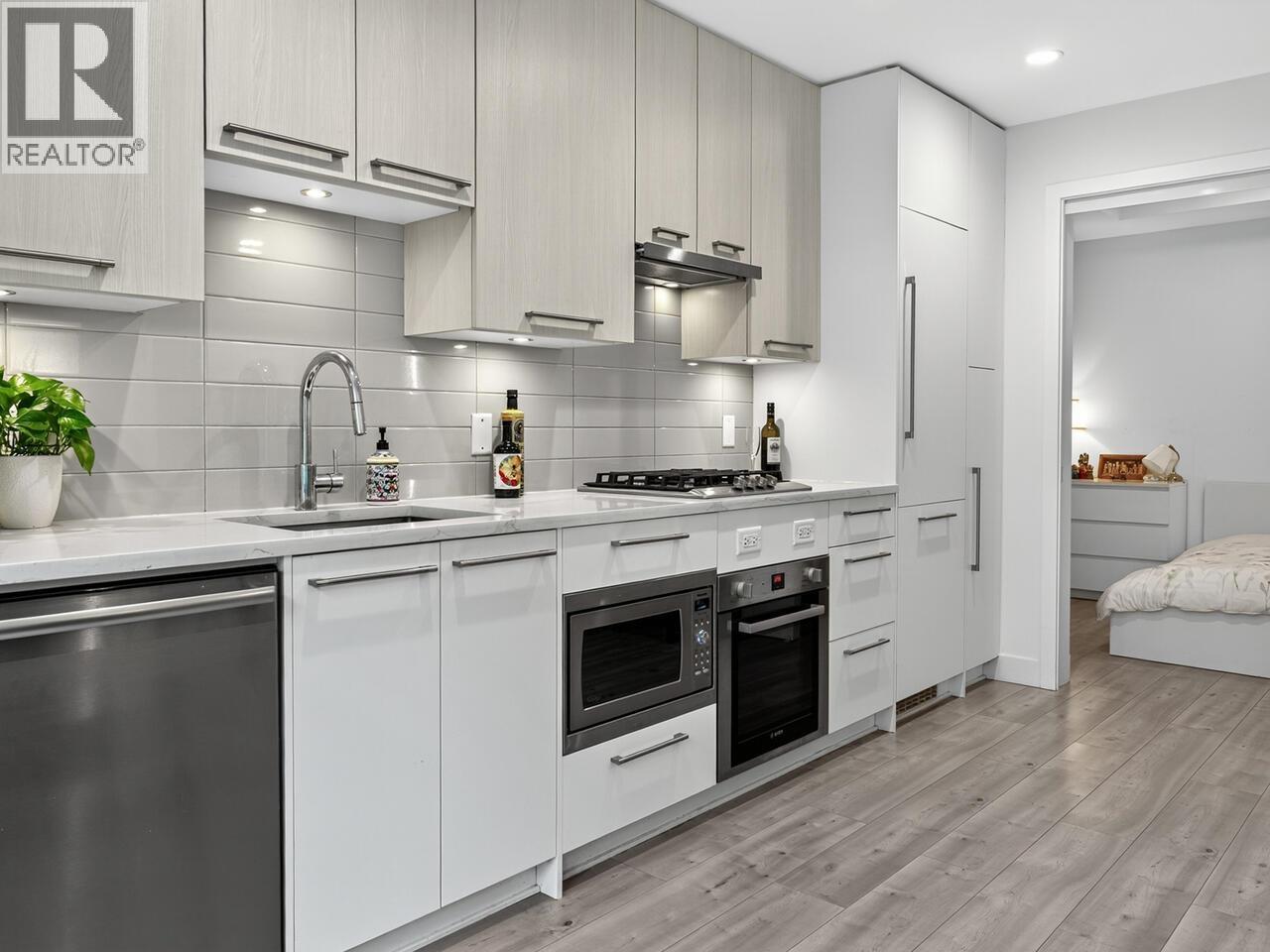 Photo 12 of 124 2035 Glenaire Drive, North Vancouver BC