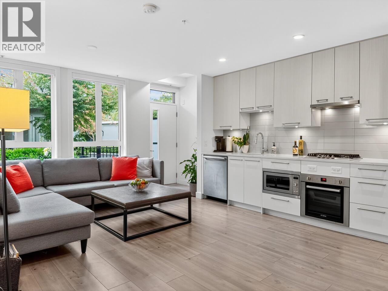Photo 4 of 124 2035 Glenaire Drive, North Vancouver BC