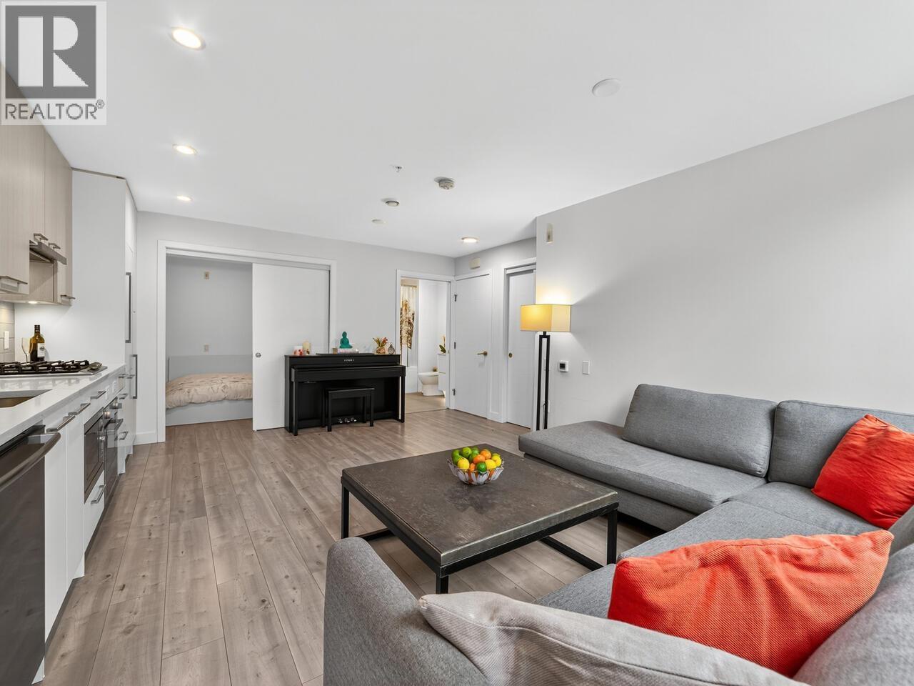 Photo 5 of 124 2035 Glenaire Drive, North Vancouver BC