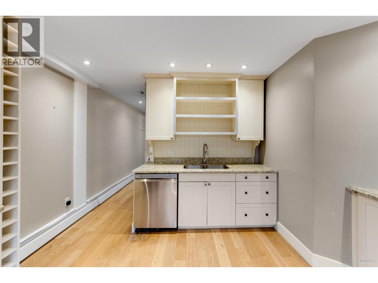 Photo 7 of 17 870 W 7th Avenue, Vancouver BC