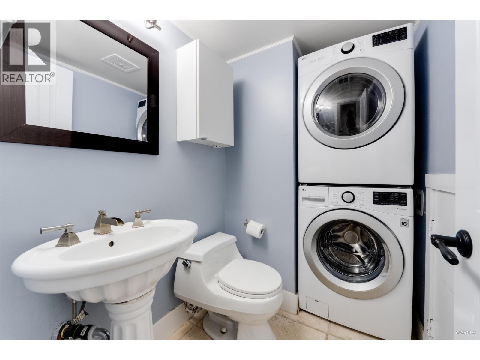 Photo 3 of 17 870 W 7th Avenue, Vancouver BC