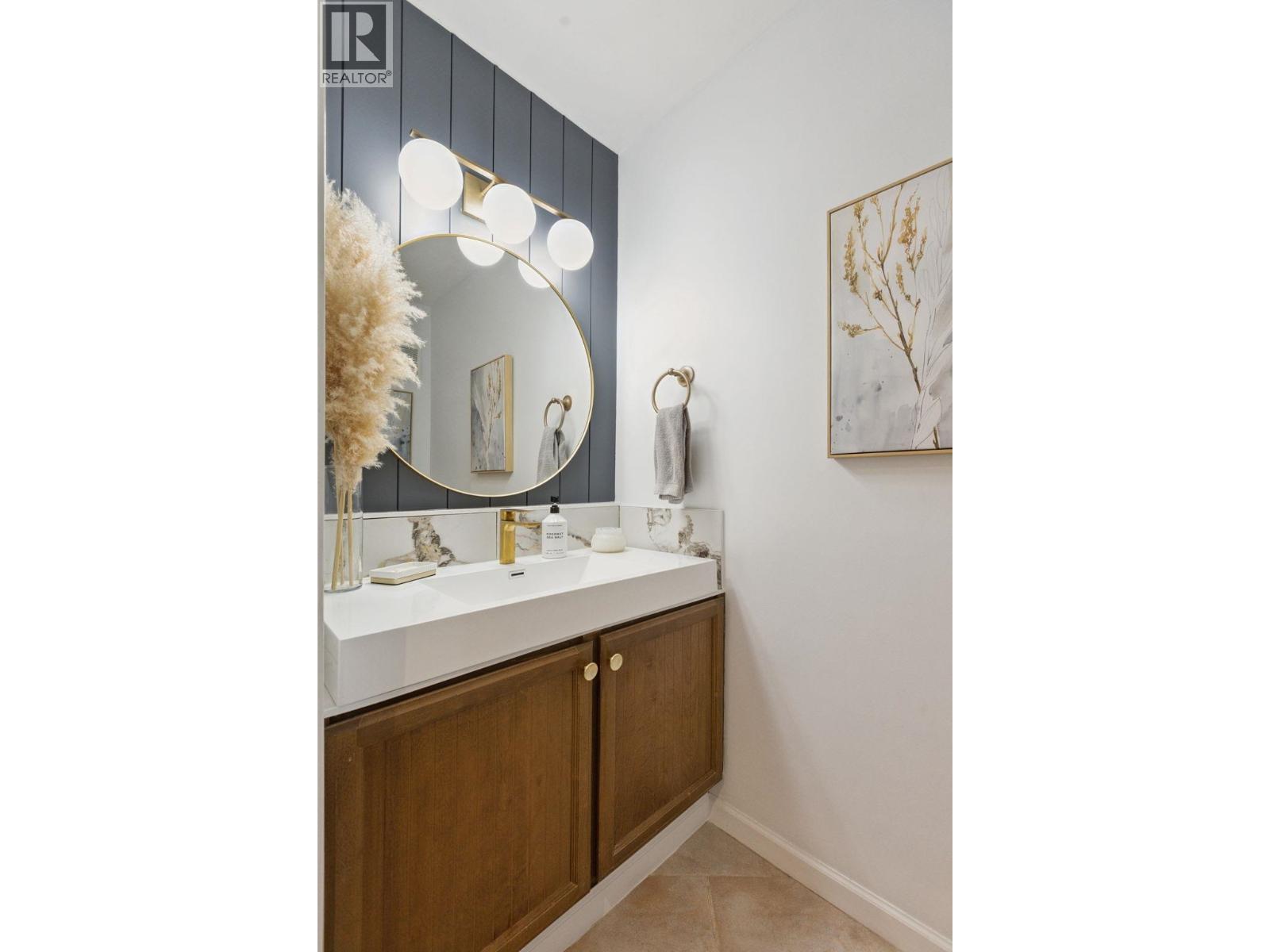 Photo 14 of 887 Frederick Road, North Vancouver BC