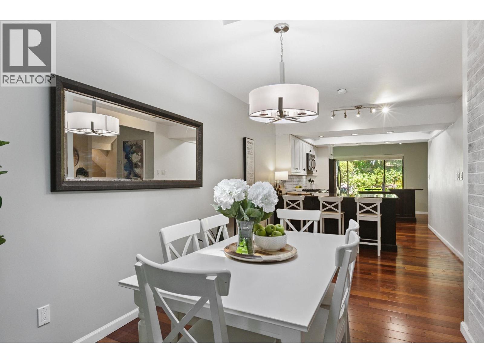 Photo 5 of 887 Frederick Road, North Vancouver BC