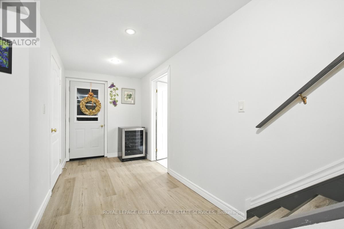 Photo 35 of 391 Kerman Avenue, Grimsby ON