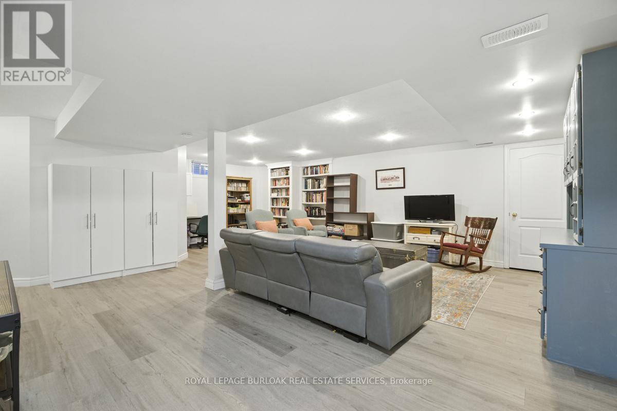 Photo 9 of 391 Kerman Avenue, Grimsby ON