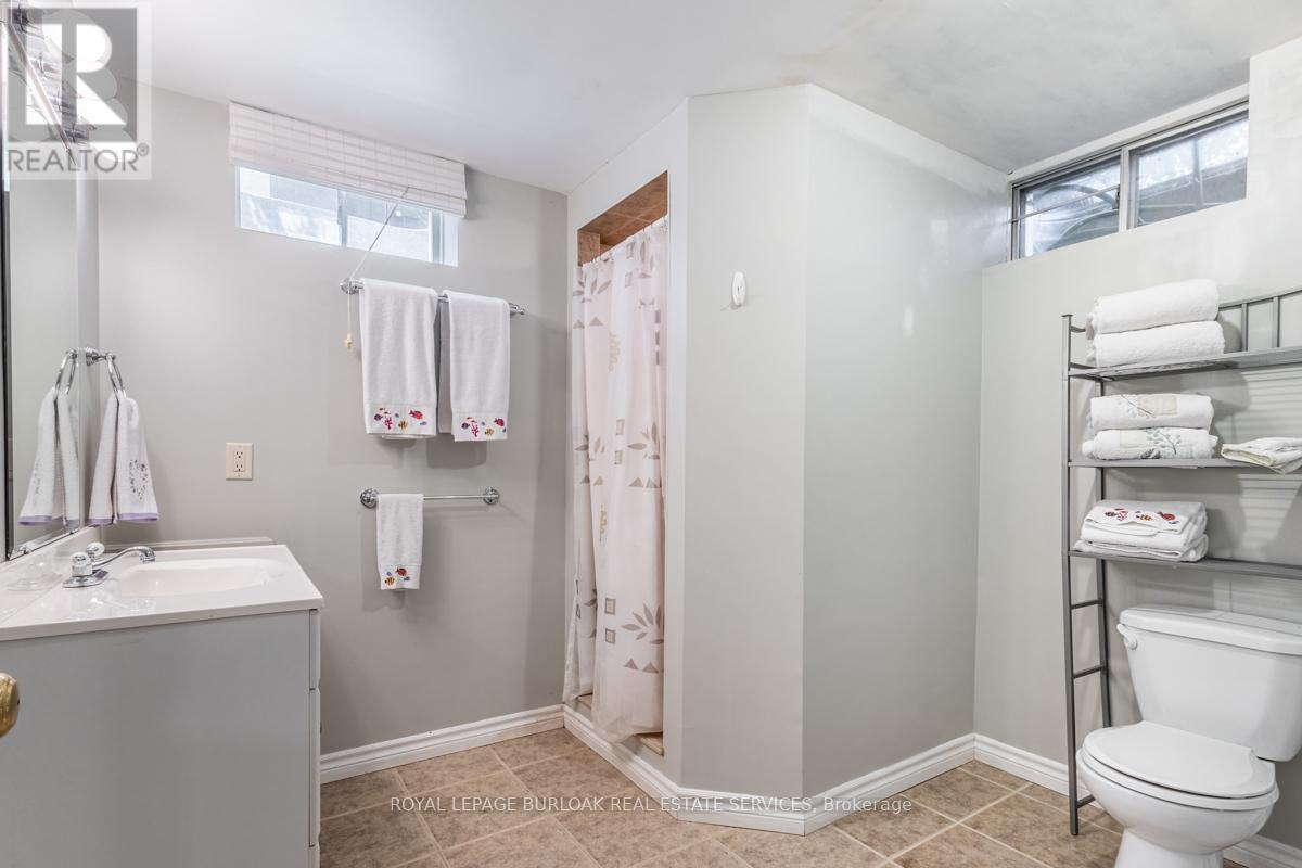 Photo 33 of 391 Kerman Avenue, Grimsby ON