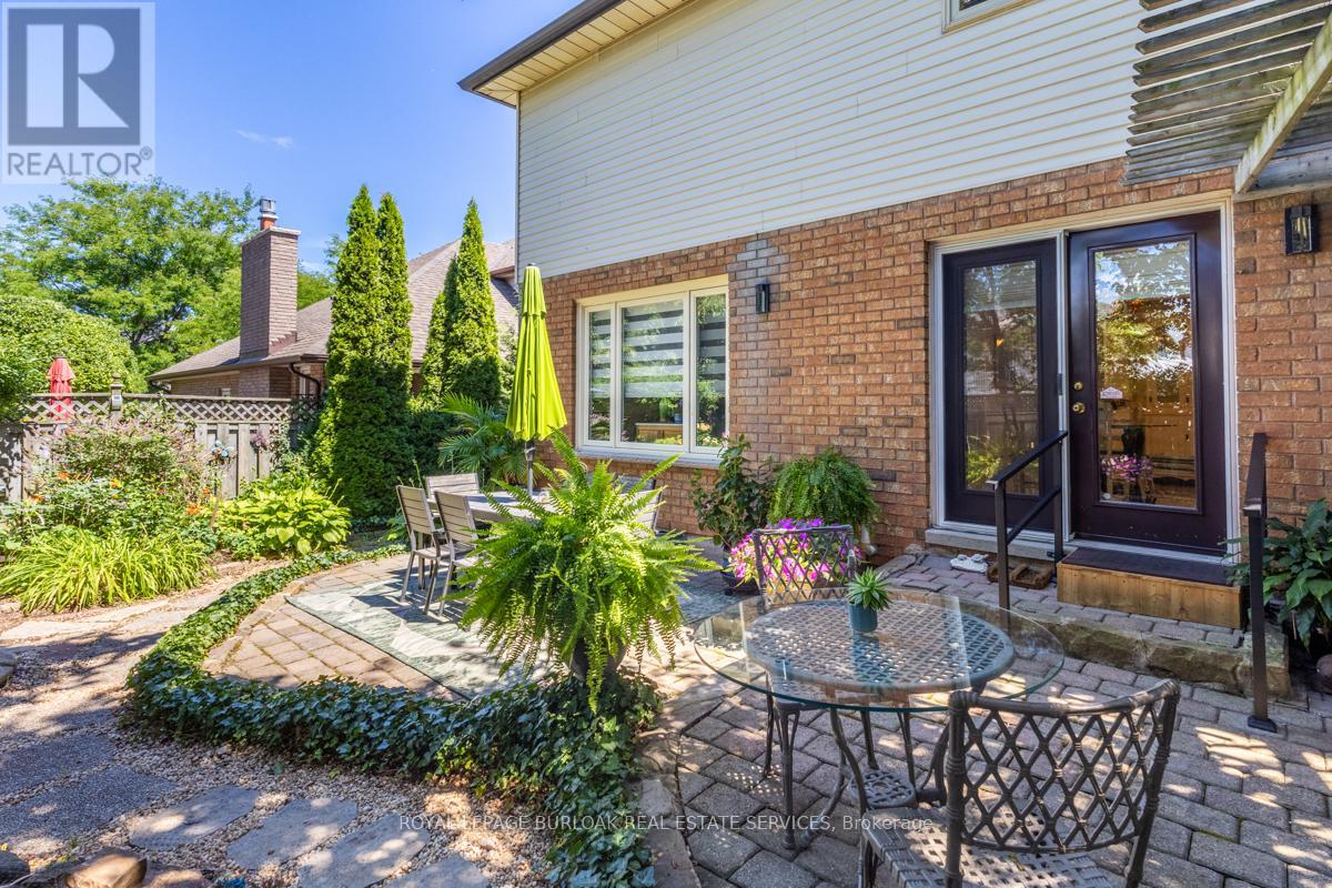 Photo 2 of 391 Kerman Avenue, Grimsby ON