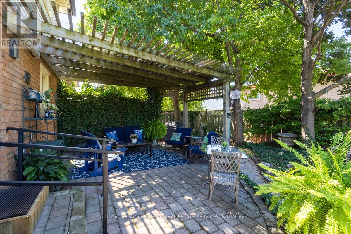 Photo 36 of 391 Kerman Avenue, Grimsby ON