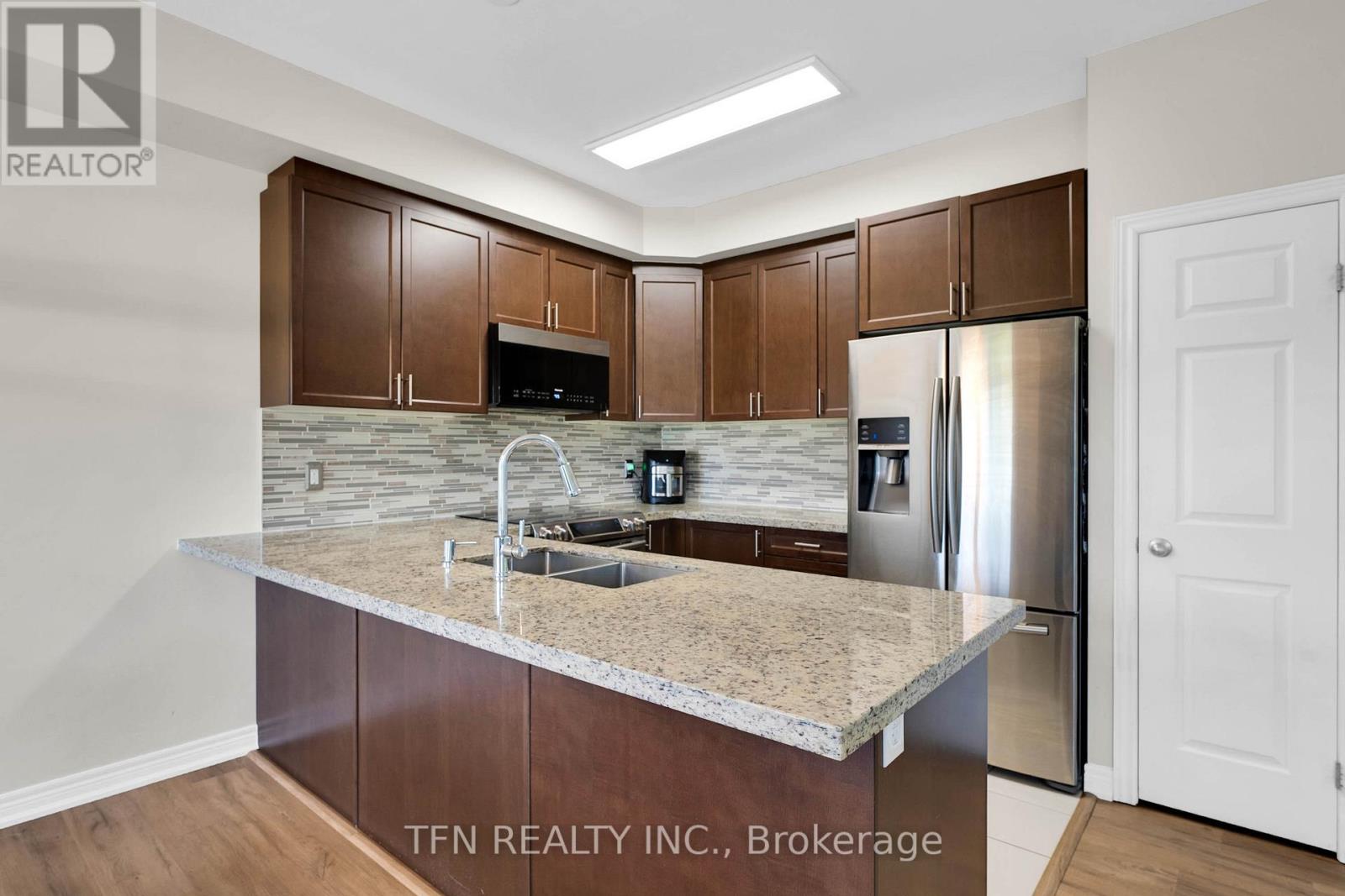 Photo 11 of 5 73 Medici Lane, Hamilton ON