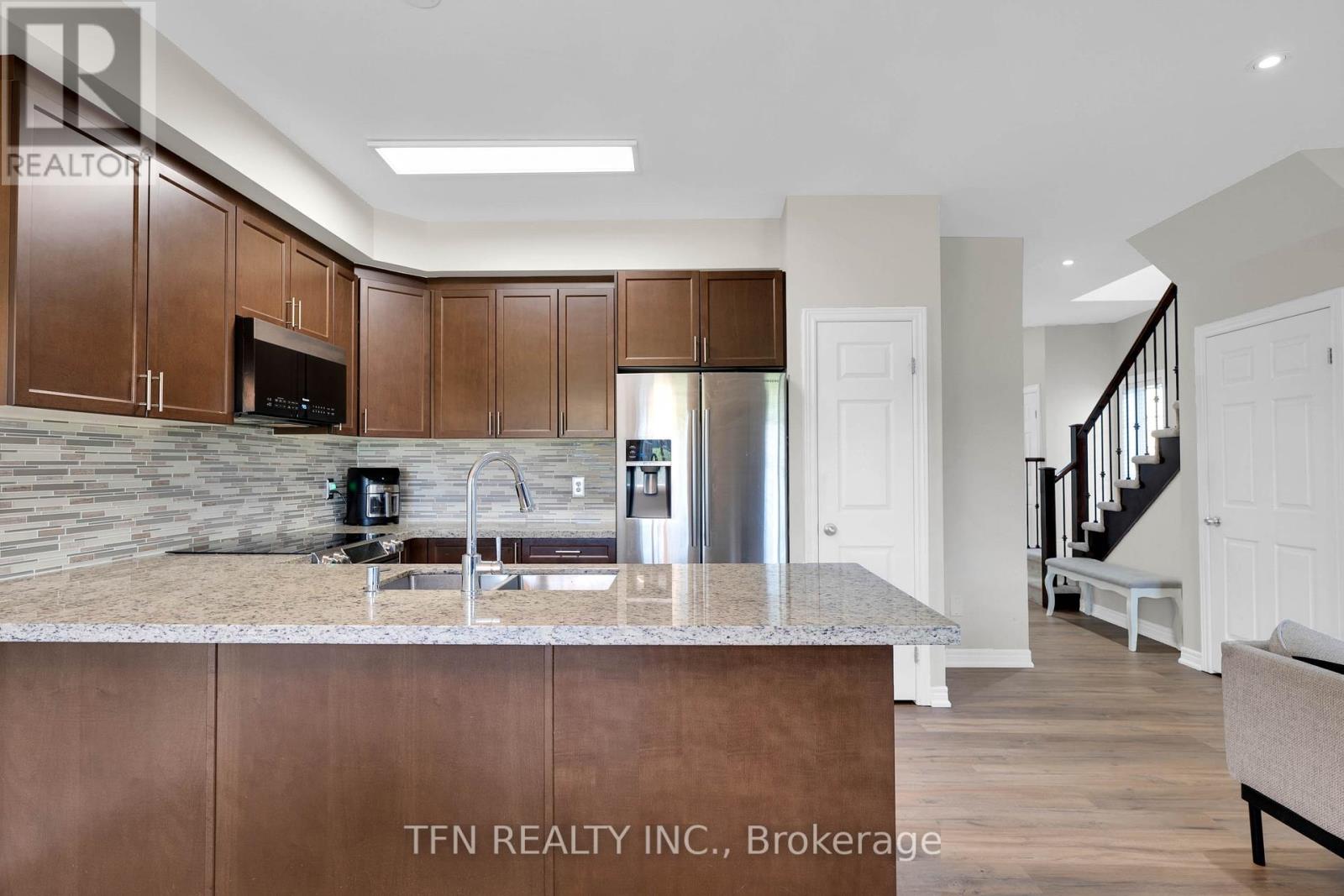 Photo 12 of 5 73 Medici Lane, Hamilton ON