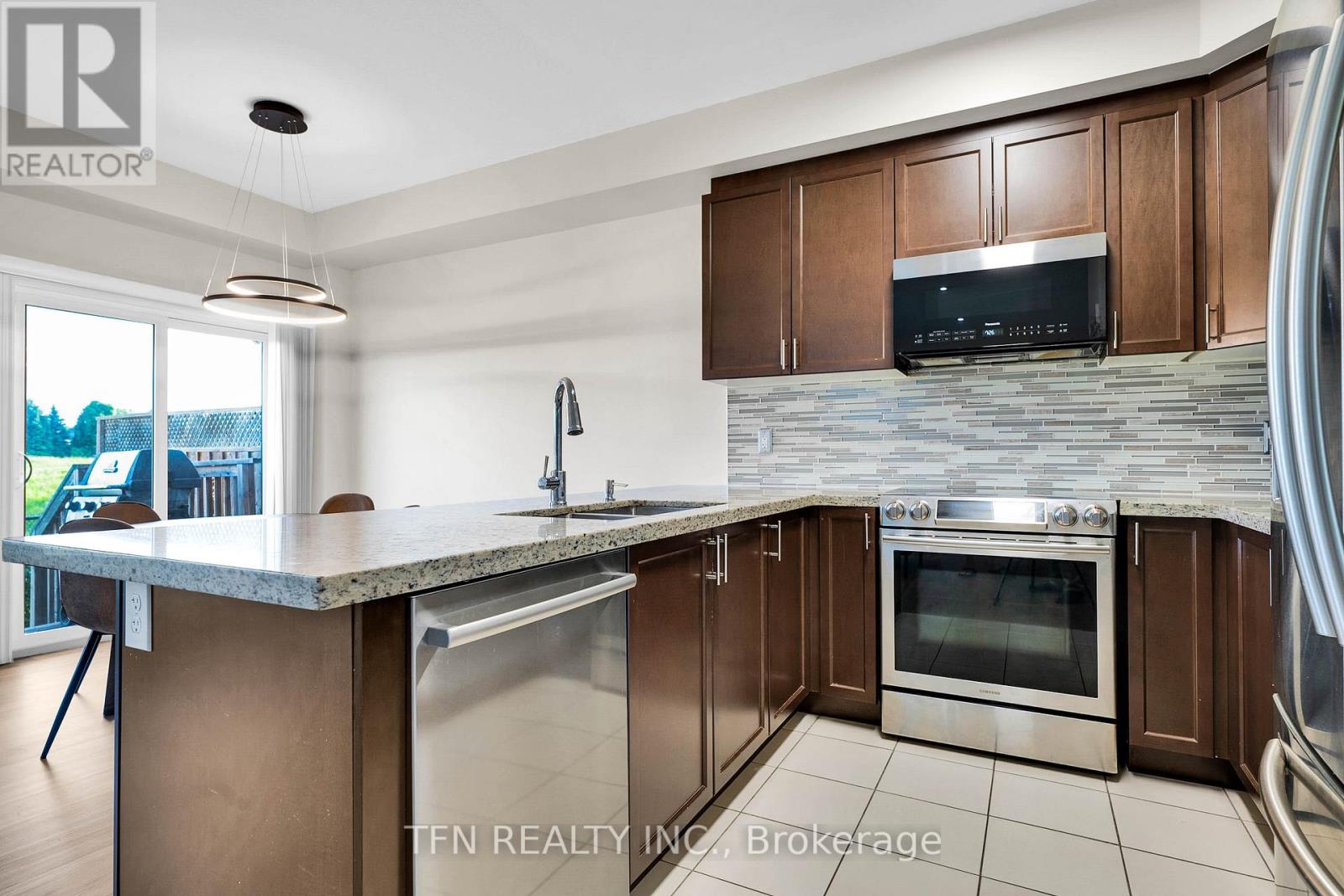 Photo 14 of 5 73 Medici Lane, Hamilton ON