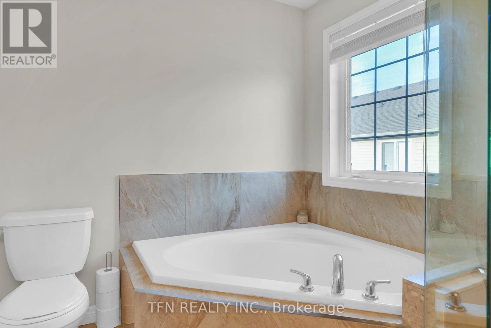 Photo 24 of 5 73 Medici Lane, Hamilton ON