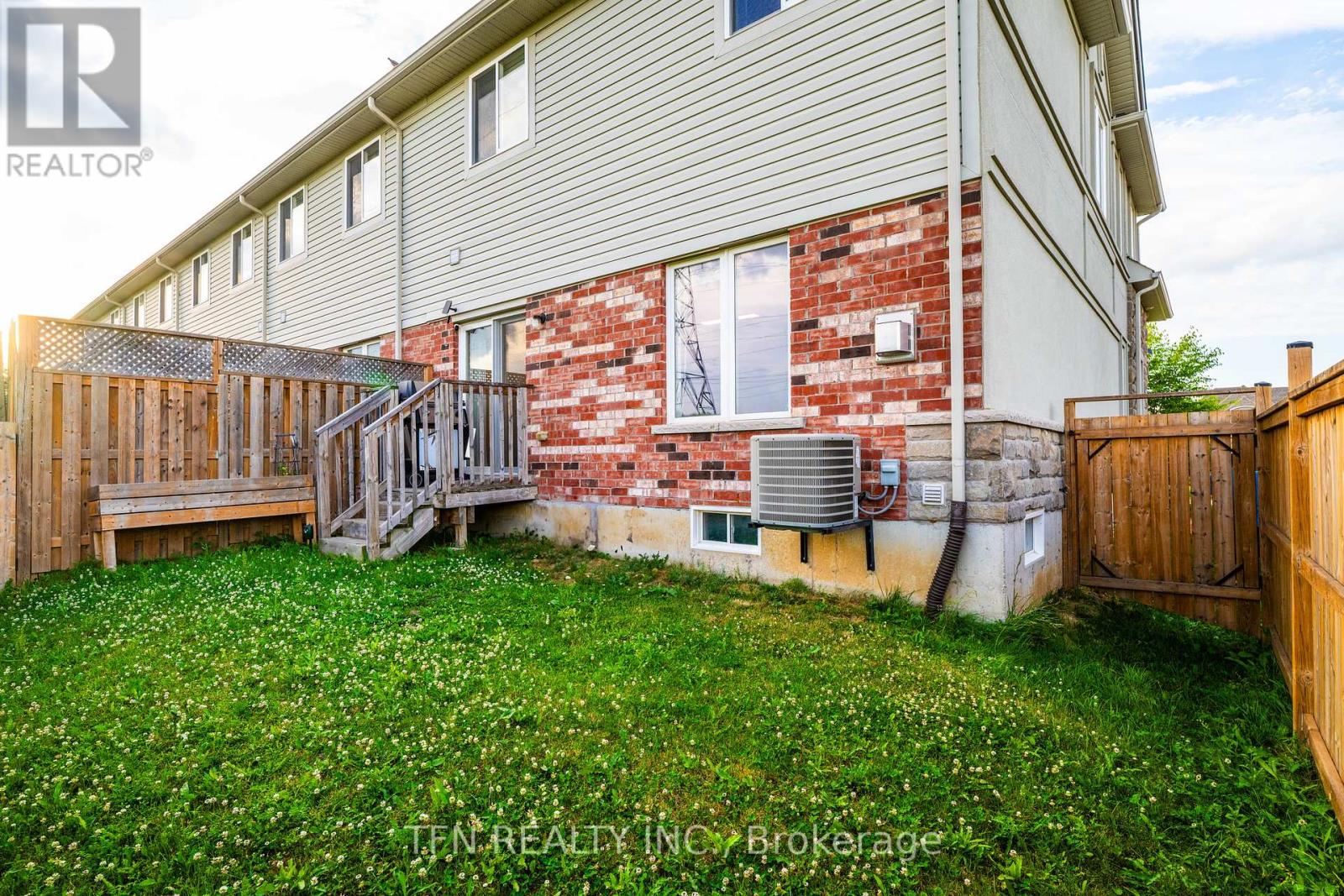 Photo 35 of 5 73 Medici Lane, Hamilton ON