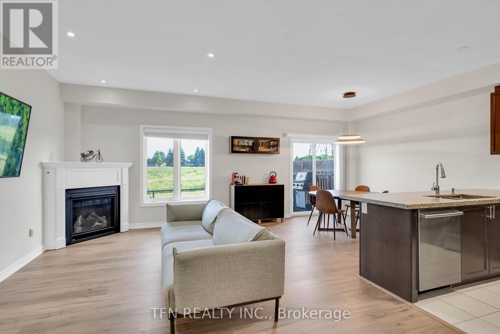 Photo 5 of 5 73 Medici Lane, Hamilton ON