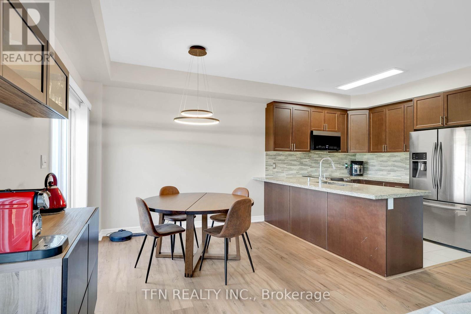 Photo 7 of 5 73 Medici Lane, Hamilton ON