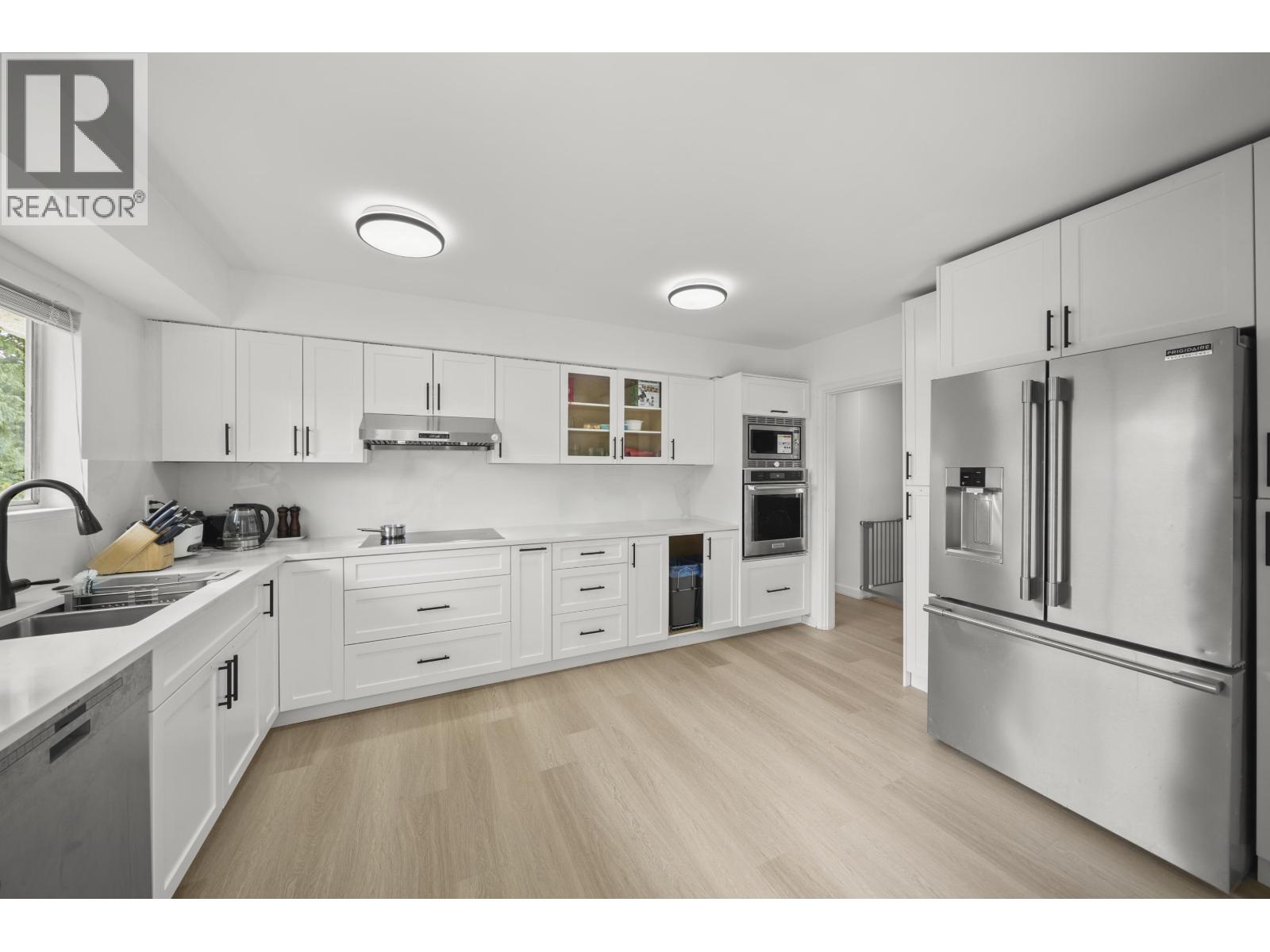 Photo 5 of 1640 Spray Avenue, Coquitlam BC