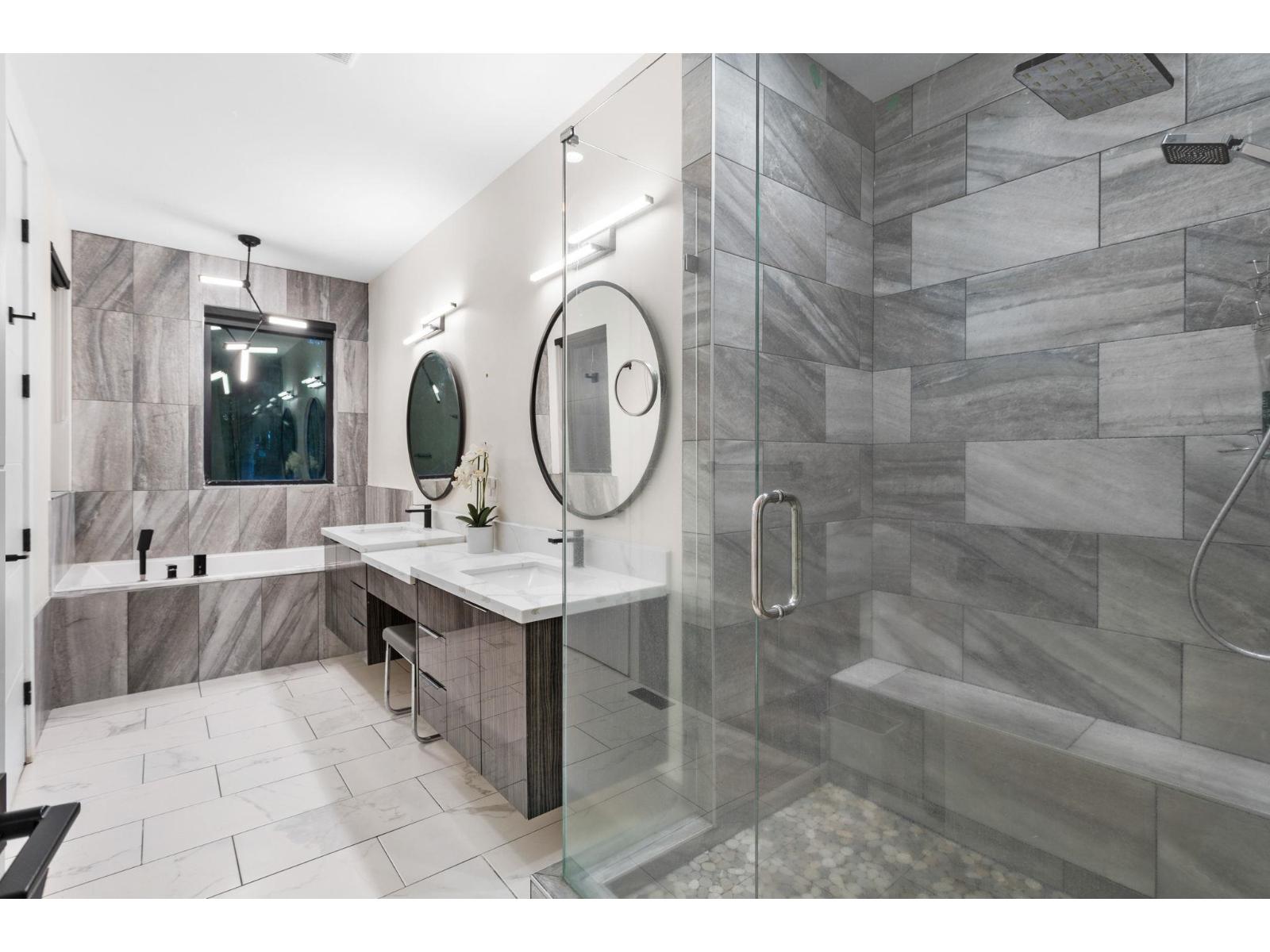 Photo 3 of 205 210 Street, Langley BC