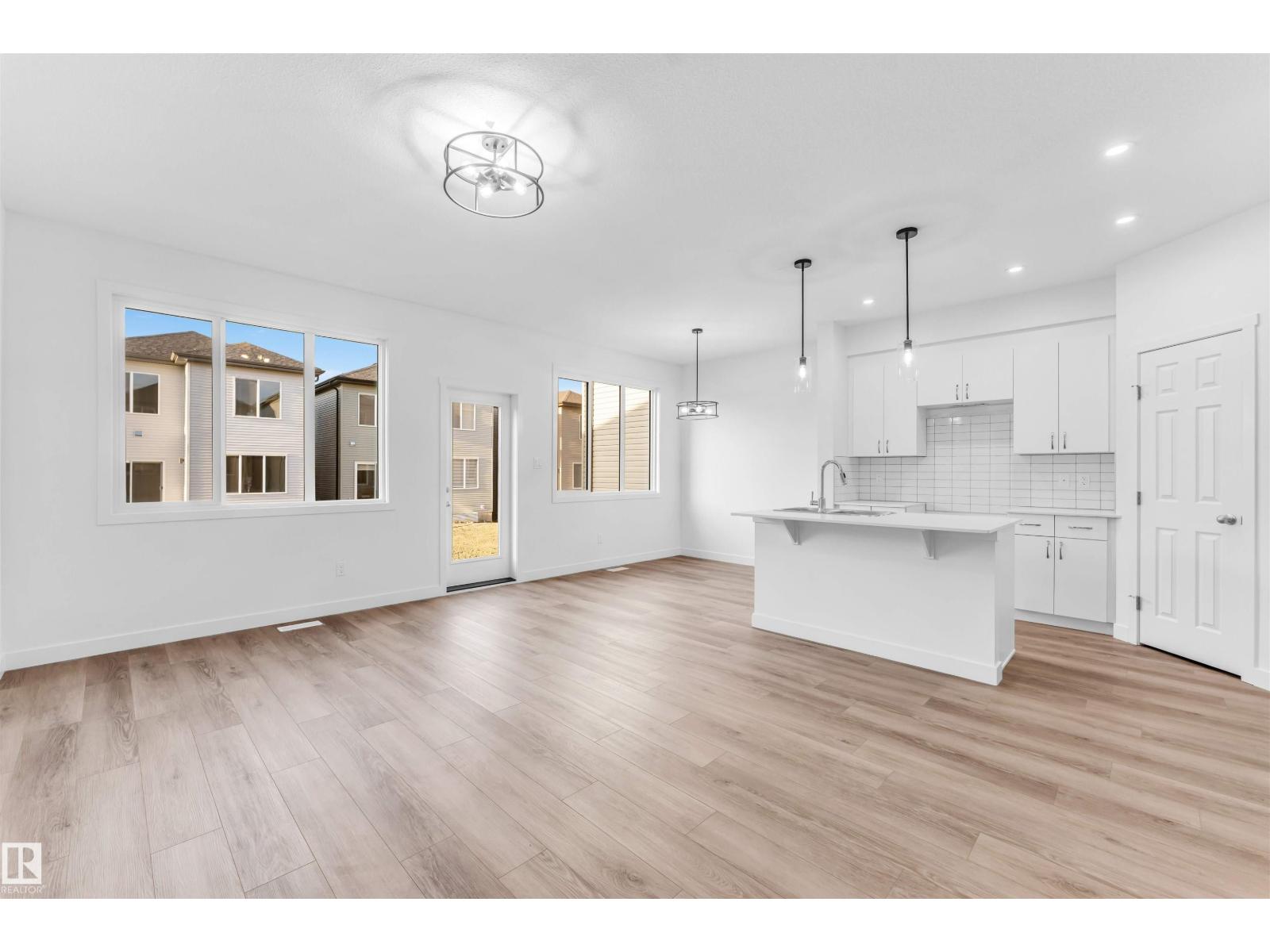 Photo 5 of 1216 13 Ave Nw, Edmonton AB