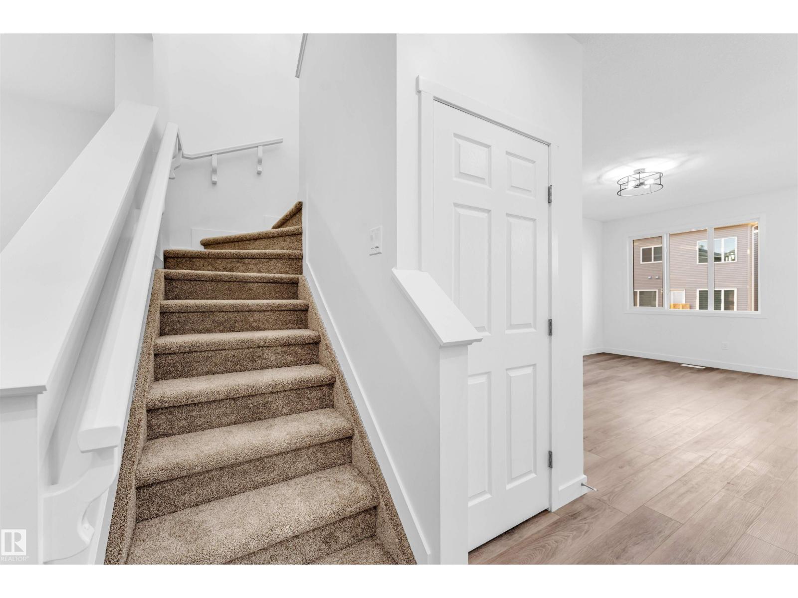 Photo 7 of 1216 13 Ave Nw, Edmonton AB