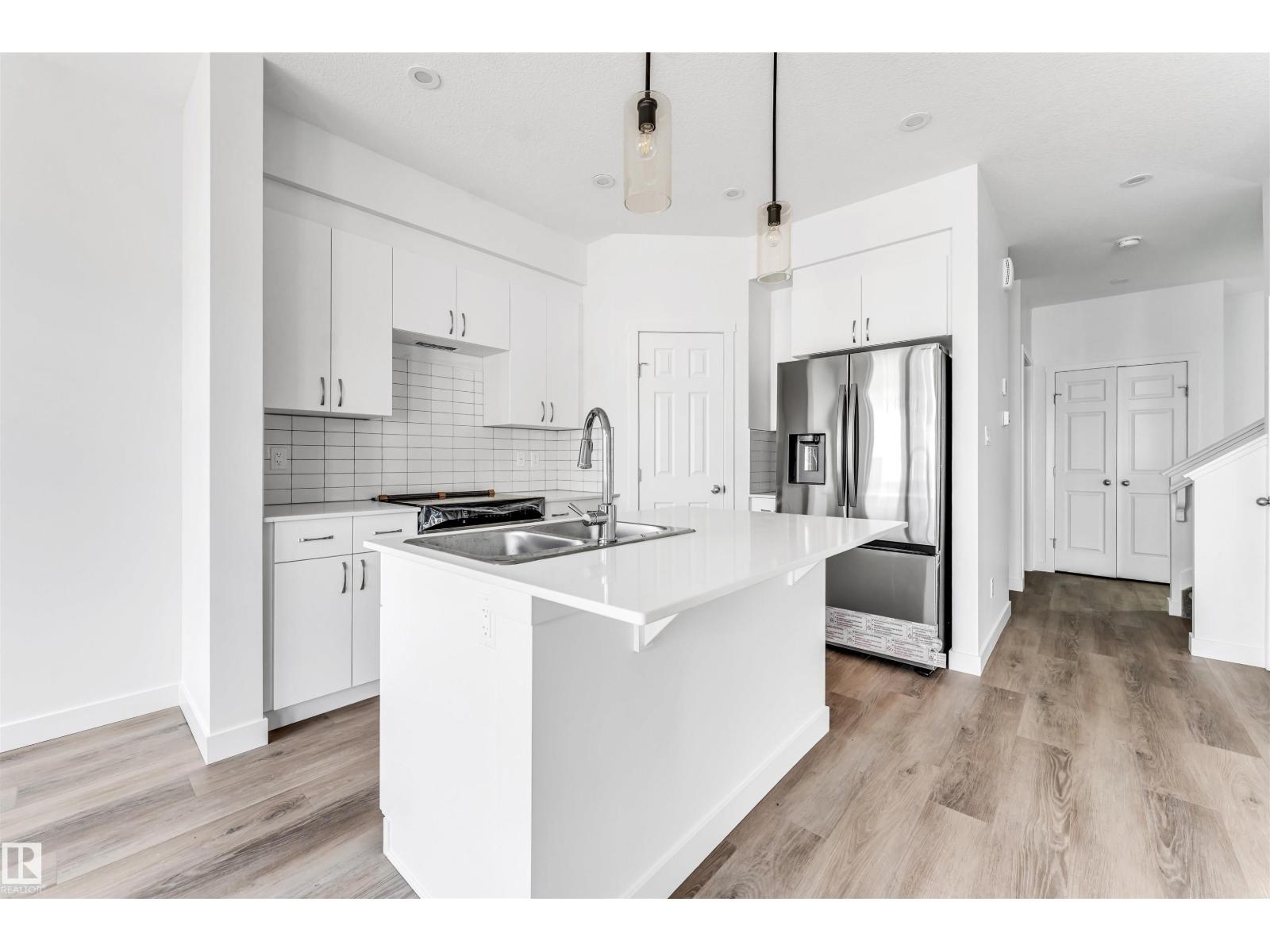 Photo 2 of 1216 13 Ave Nw, Edmonton AB