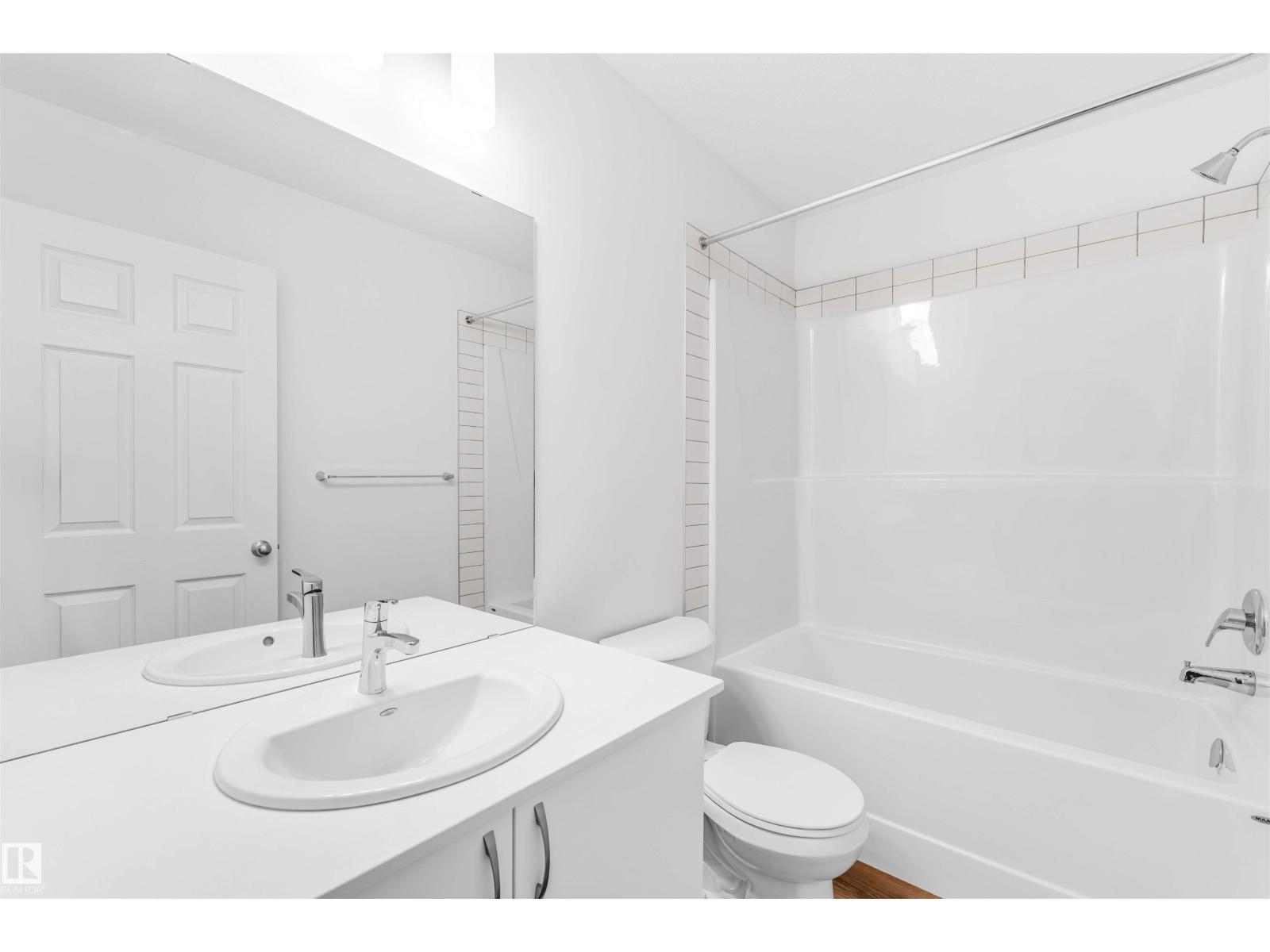 Photo 8 of 1216 13 Ave Nw, Edmonton AB