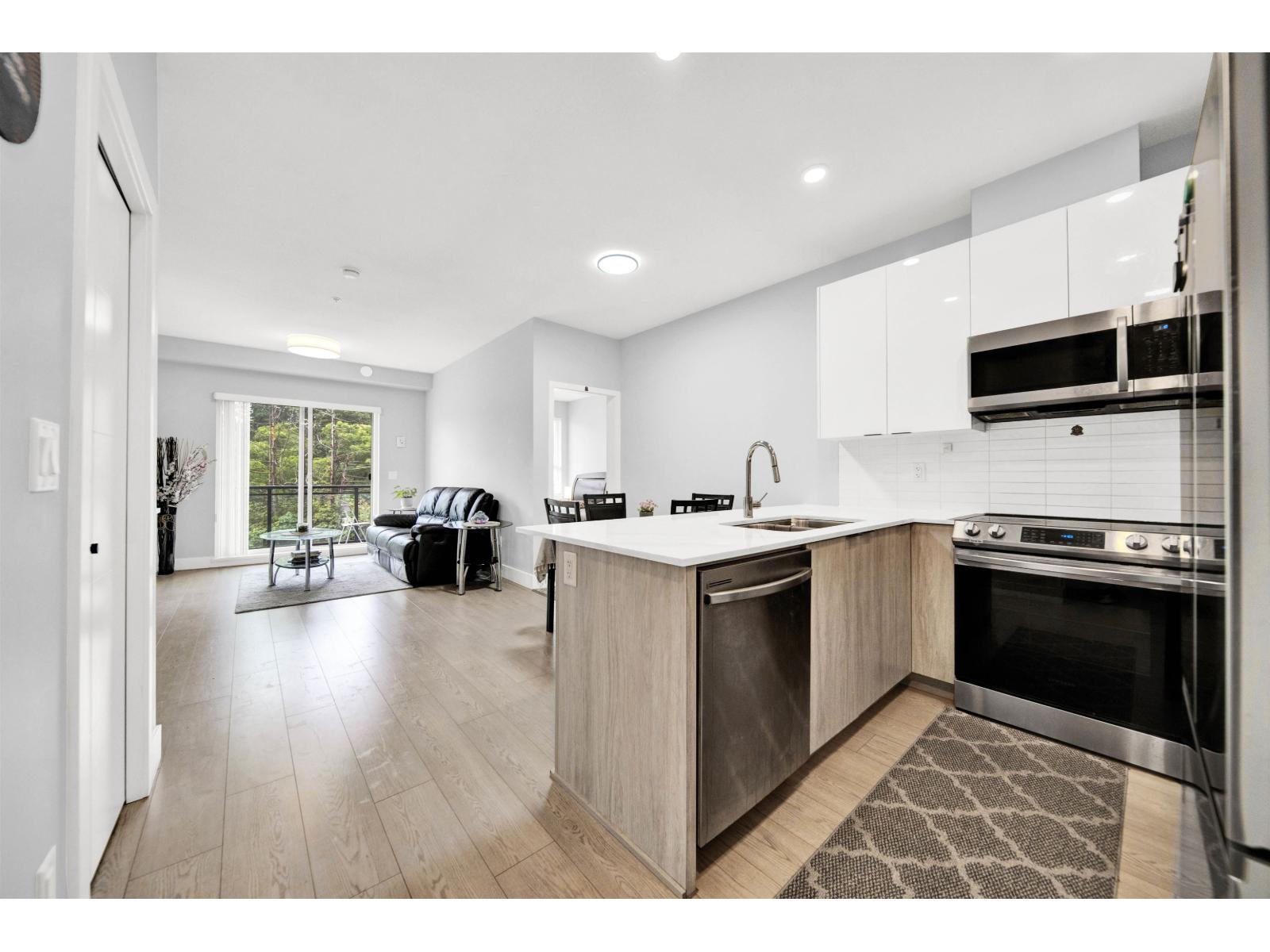 Photo 2 of 208 5486 199 A Street, Langley BC