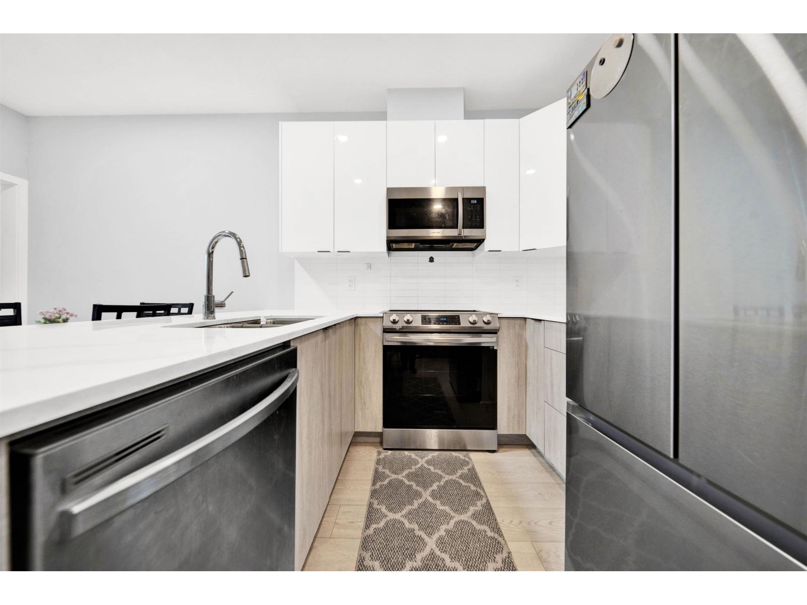 Photo 3 of 208 5486 199 A Street, Langley BC