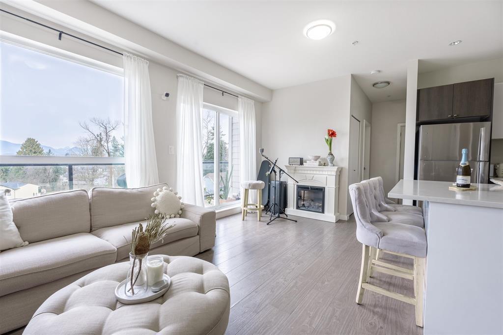 Photo 4 of 528 13768 108 Avenue, Surrey BC