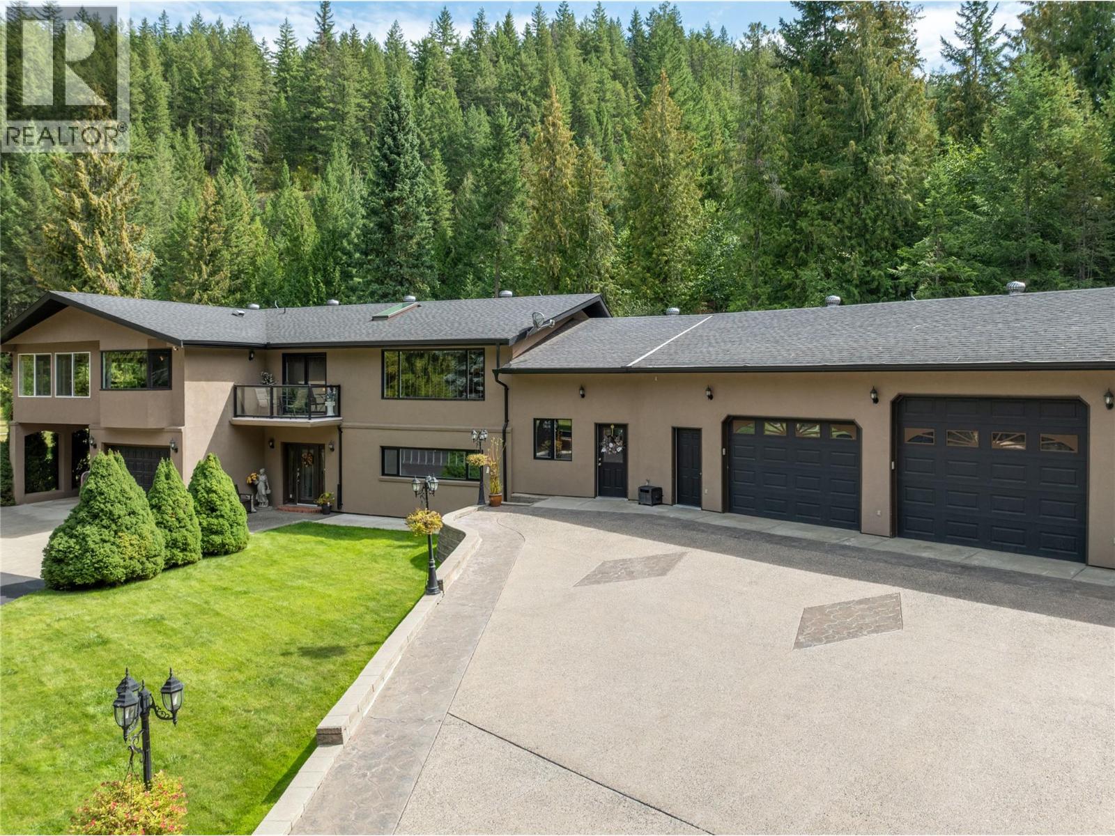 Photo 5 of 2746 Balmoral Road, Blind Bay BC