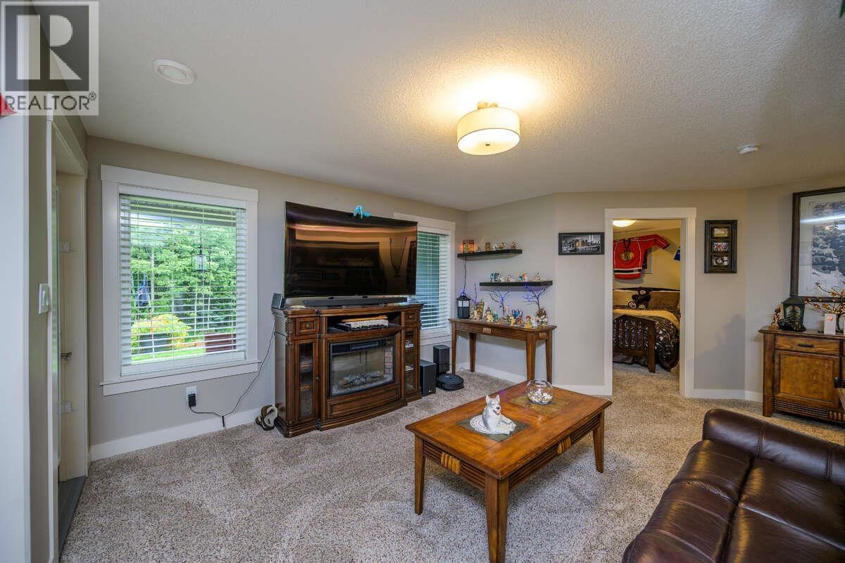 Photo 3 of 2693 Links Drive, Prince George BC
