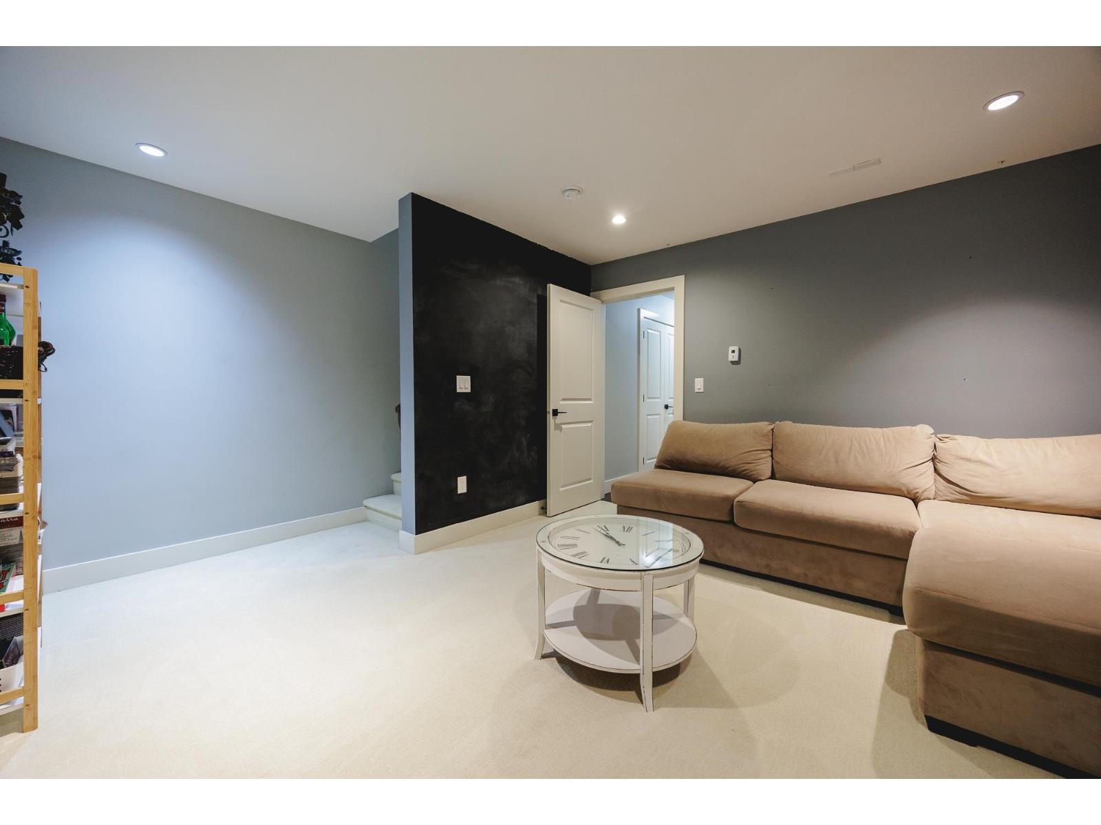 Photo 27 of 17363 0 B Avenue, Surrey BC