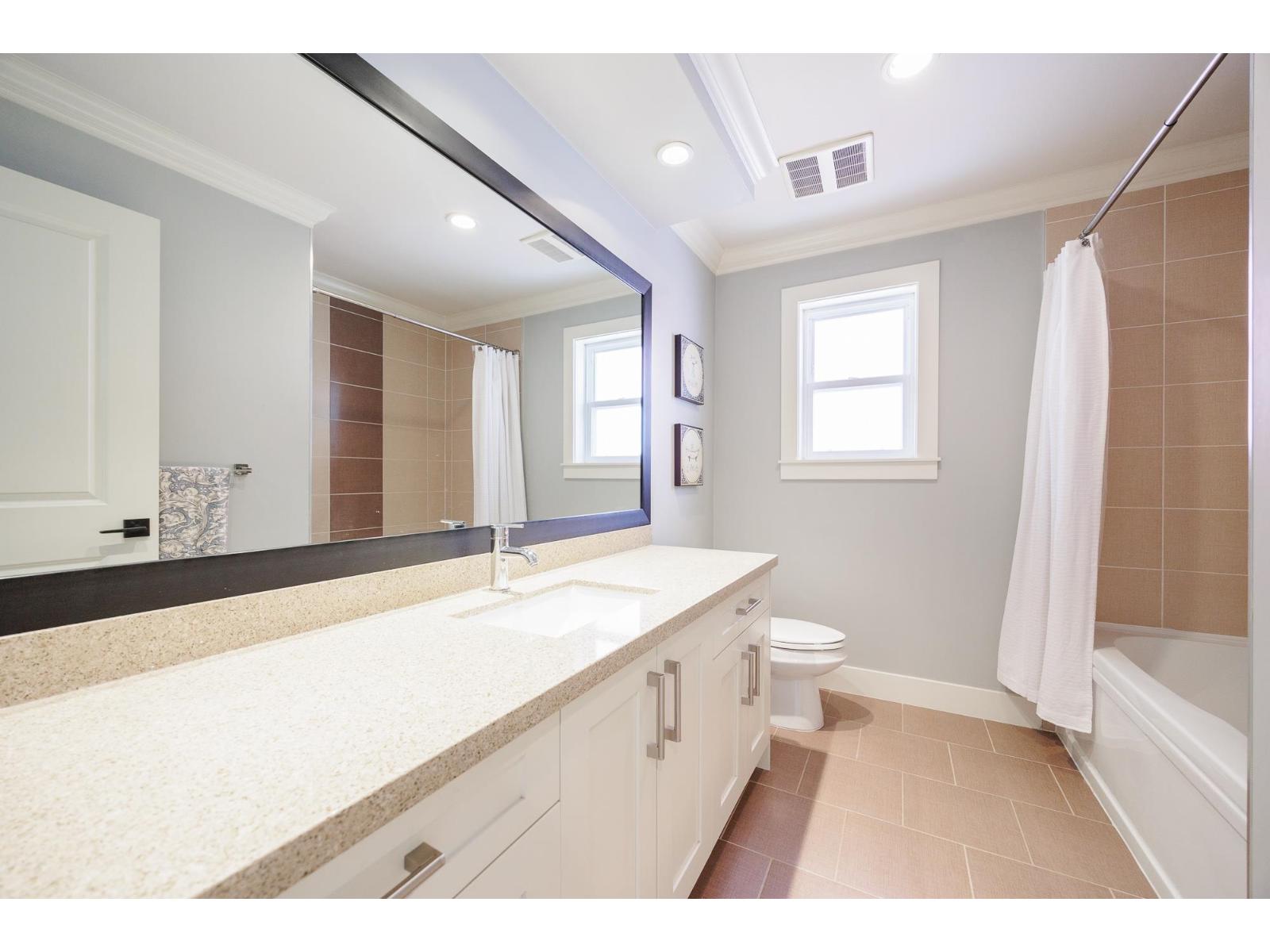 Photo 23 of 17363 0 B Avenue, Surrey BC