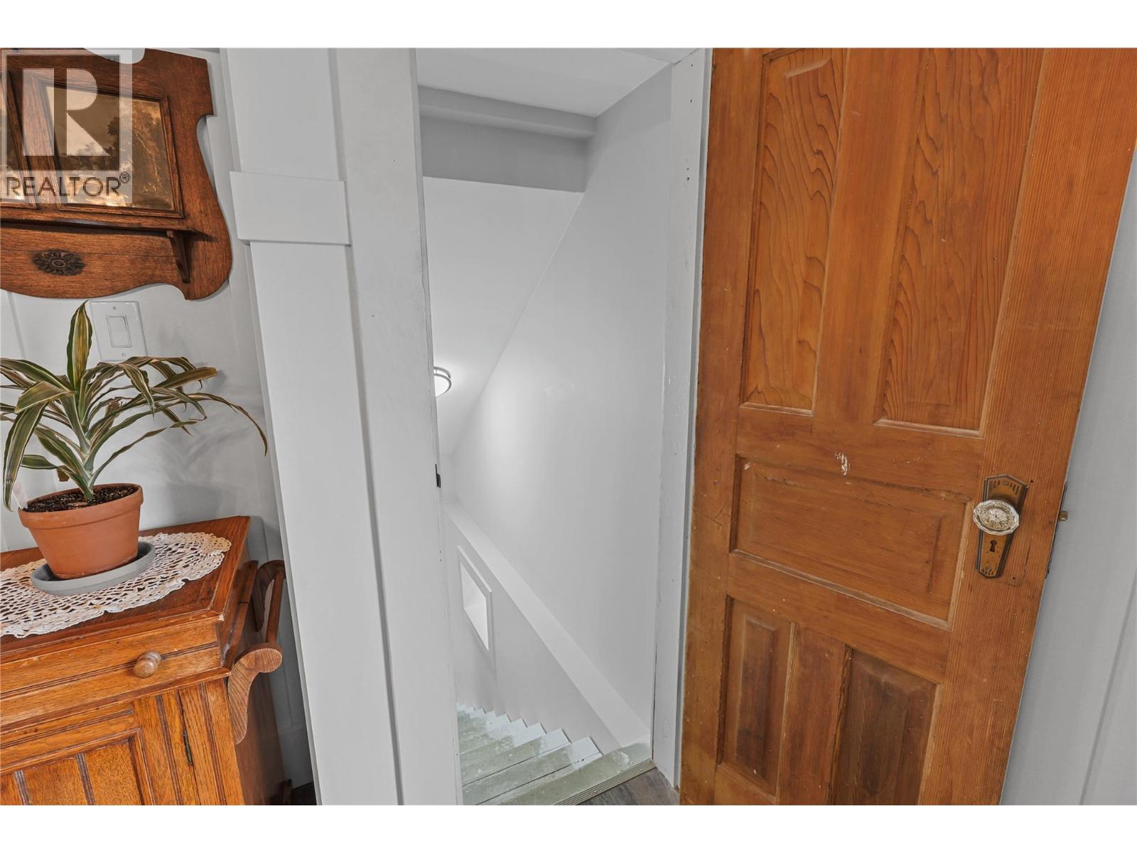Photo 7 of 716 Columbia Street, Kamloops BC