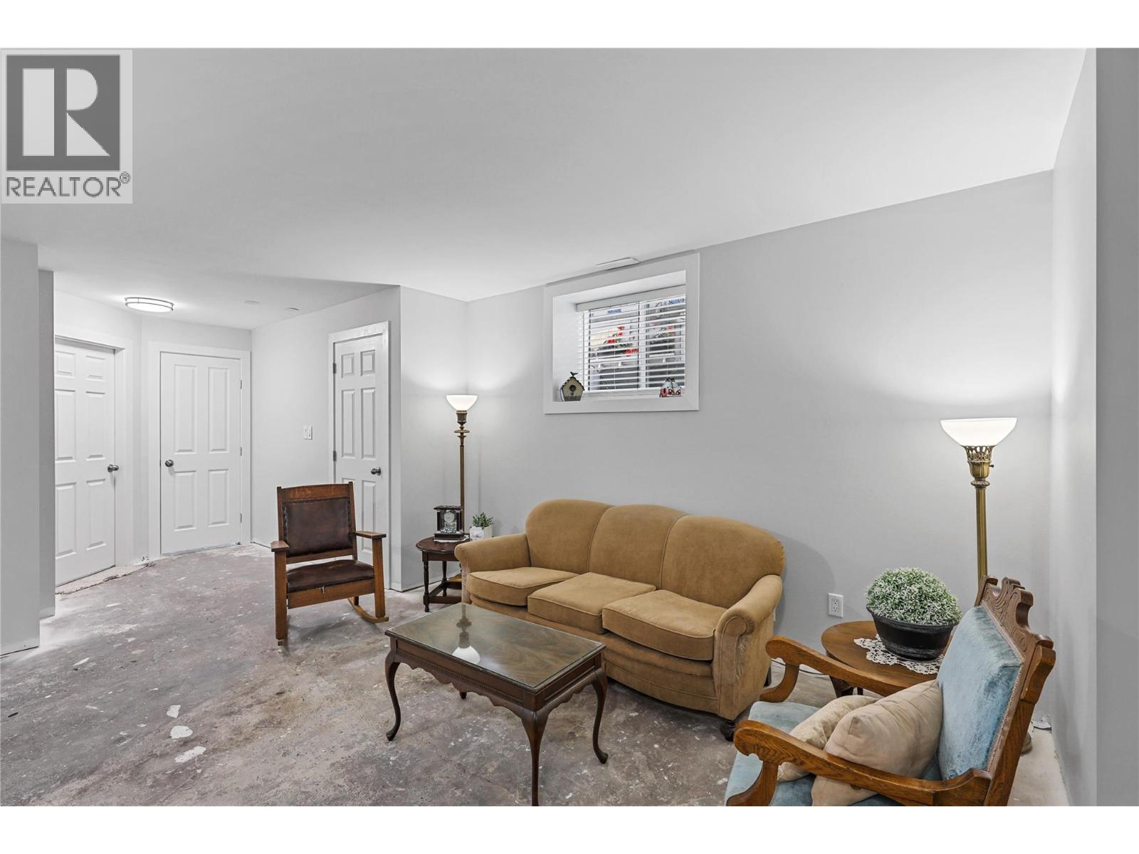 Photo 17 of 716 Columbia Street, Kamloops BC