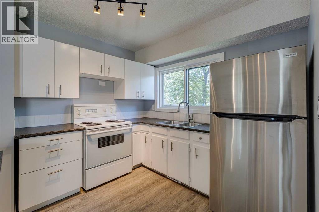 Photo 16 of 72 Aspen Crescent Se, Airdrie AB