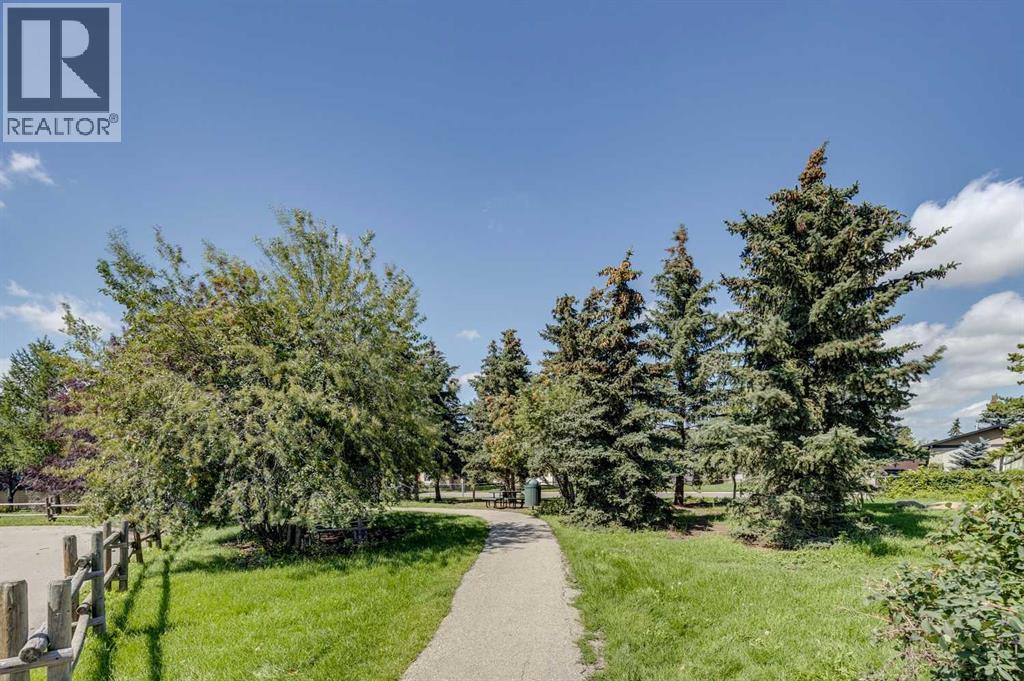 Photo 19 of 72 Aspen Crescent Se, Airdrie AB