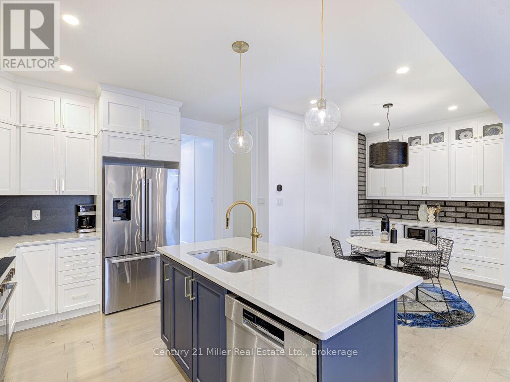Photo 11 of 517 Kennedy Circle W, Milton ON