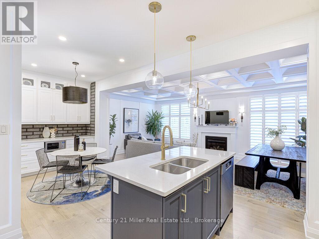 Photo 12 of 517 Kennedy Circle W, Milton ON