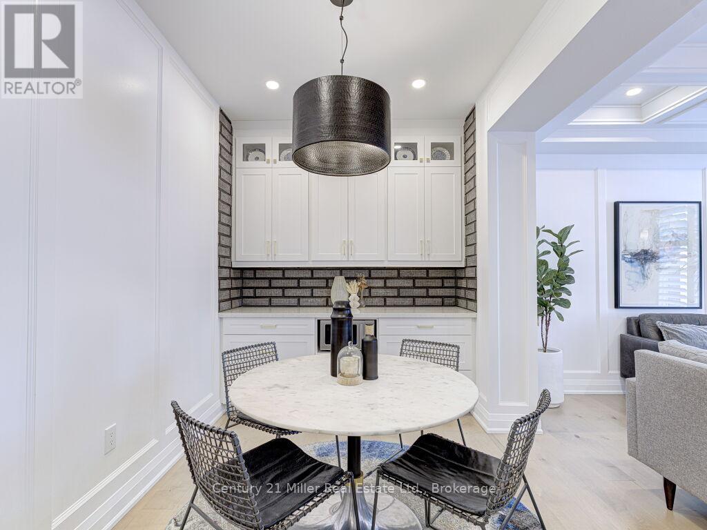 Photo 15 of 517 Kennedy Circle W, Milton ON