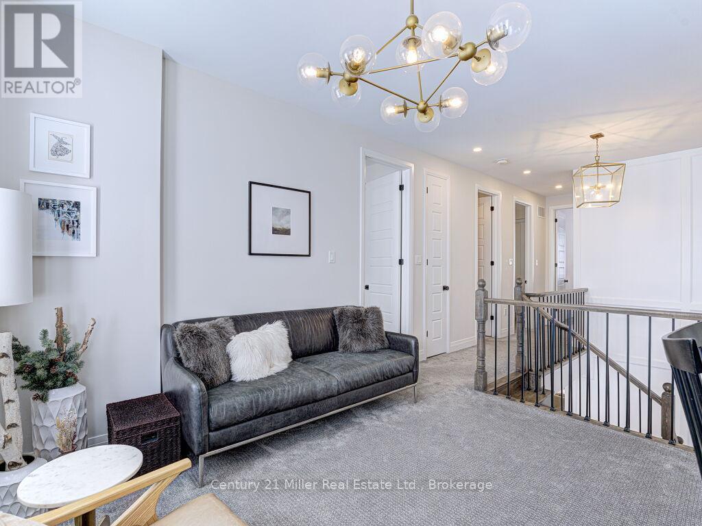 Photo 27 of 517 Kennedy Circle W, Milton ON