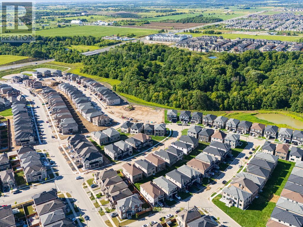 Photo 42 of 517 Kennedy Circle W, Milton ON