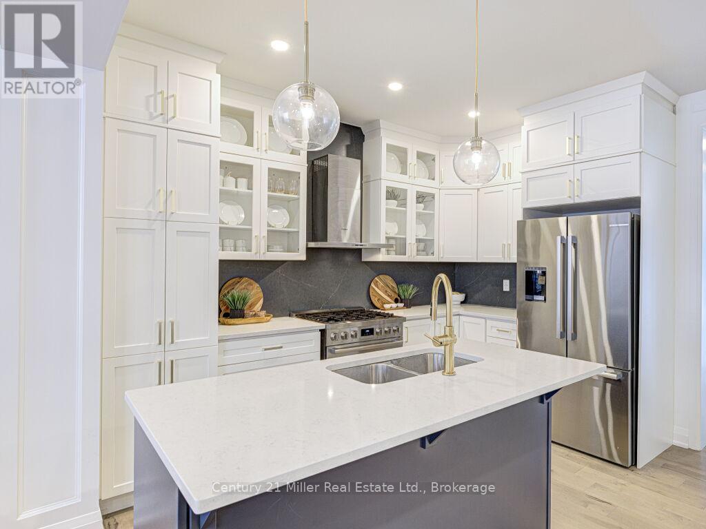 Photo 7 of 517 Kennedy Circle W, Milton ON