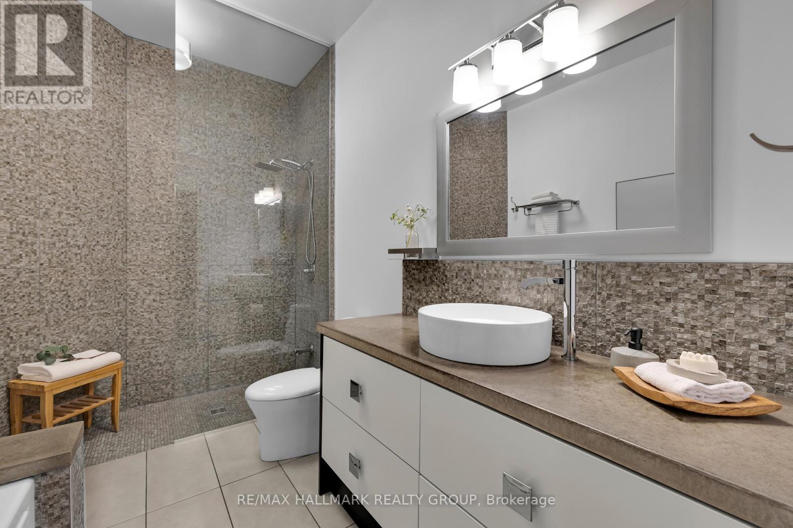 Photo 33 of 201 39 Vaughan Street, Ottawa ON