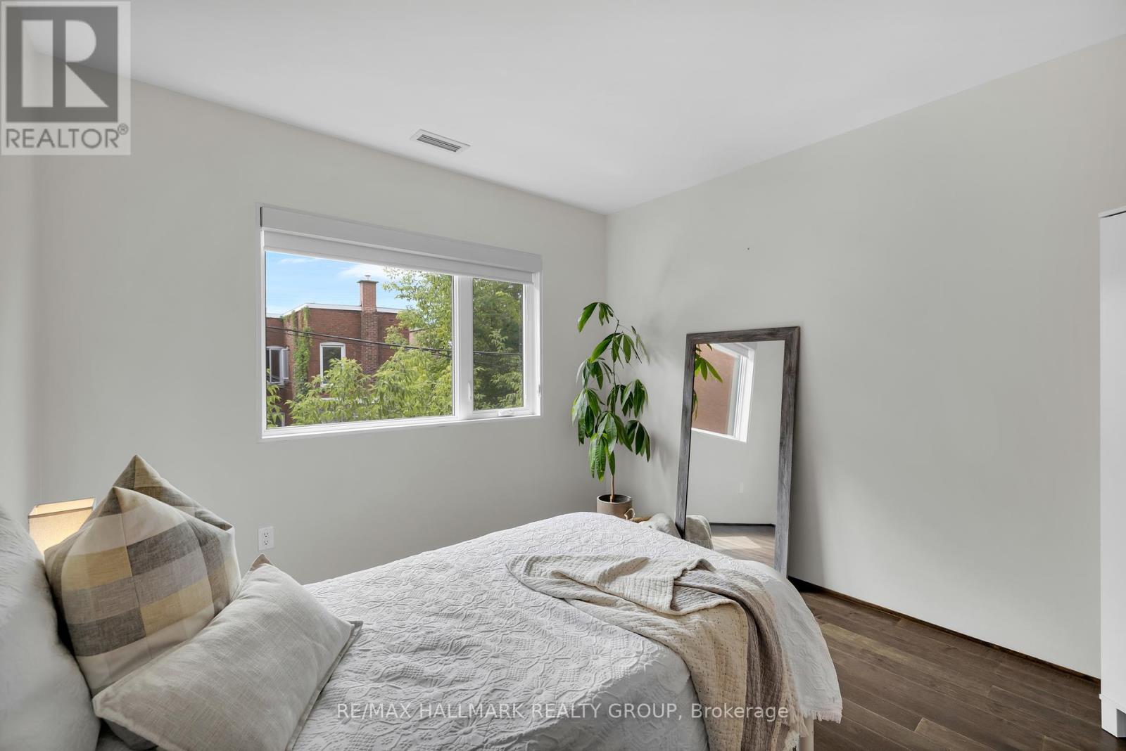Photo 38 of 201 39 Vaughan Street, Ottawa ON