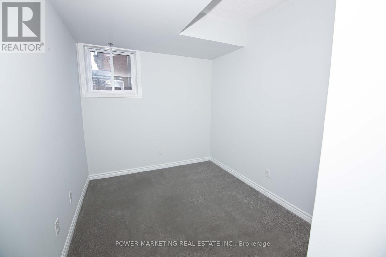 Photo 6 of 533 Takamose Private, Ottawa ON